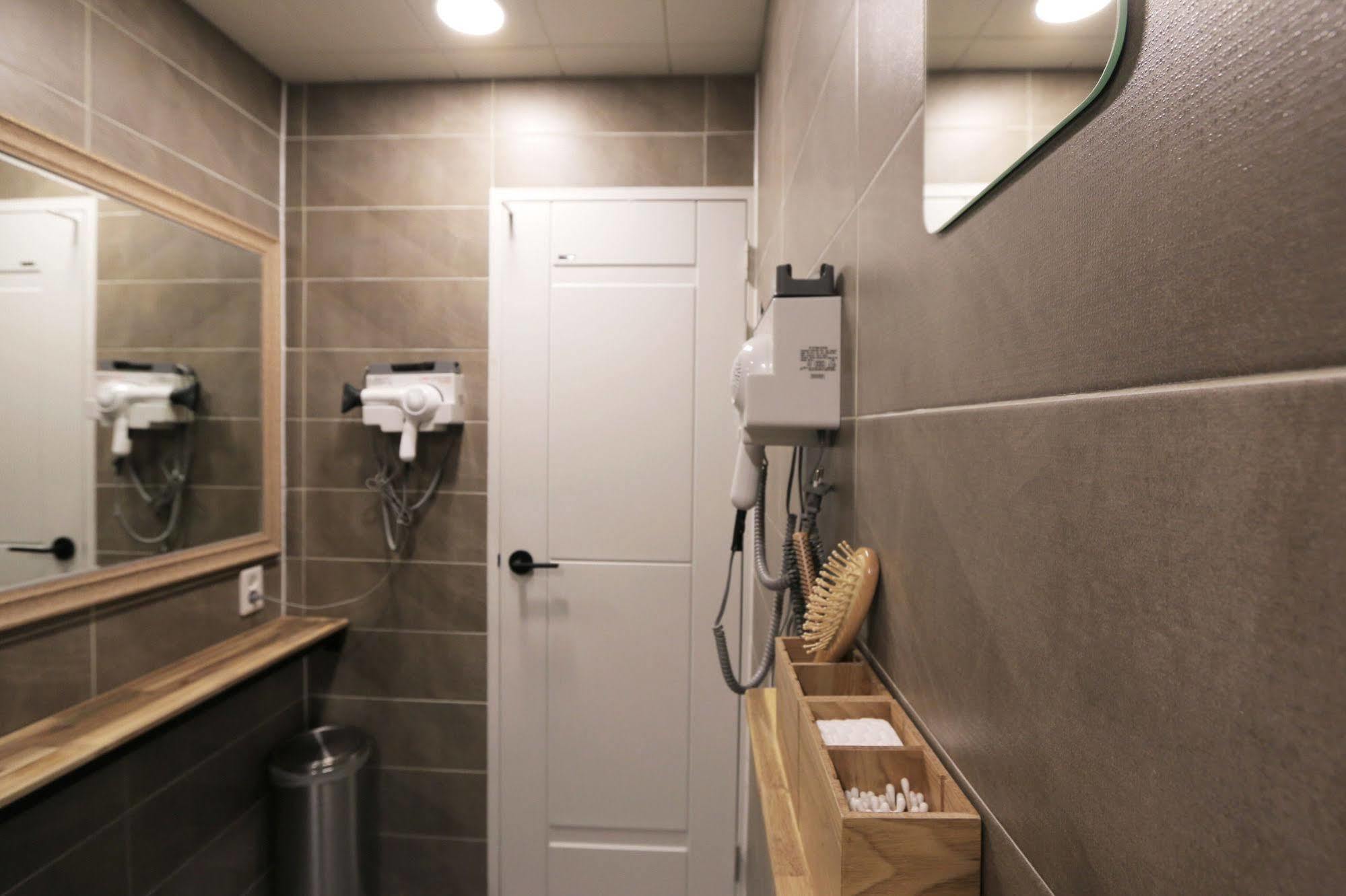 Blueboat Hostel Jeonju Exterior photo