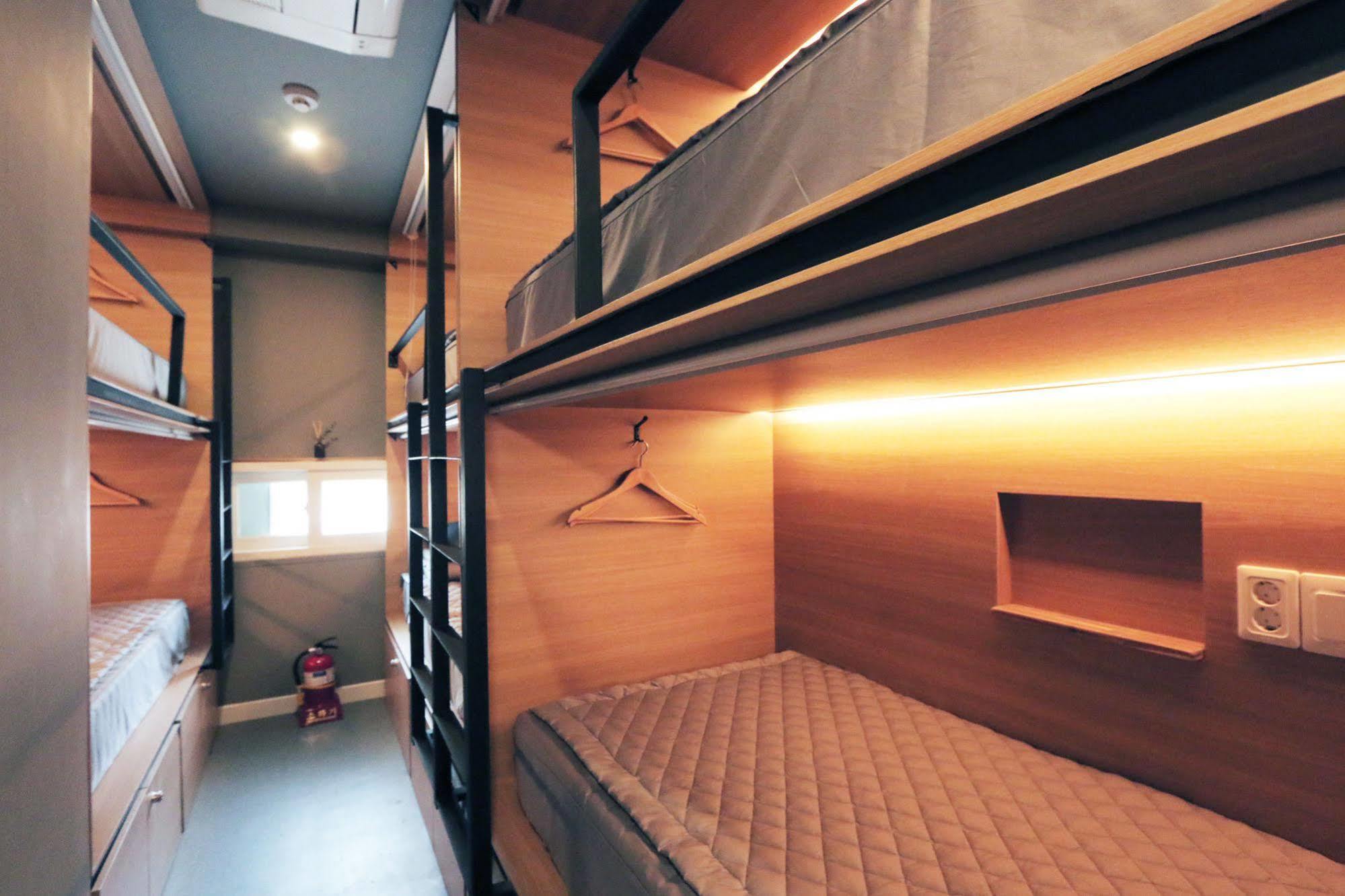 Blueboat Hostel Jeonju Exterior photo